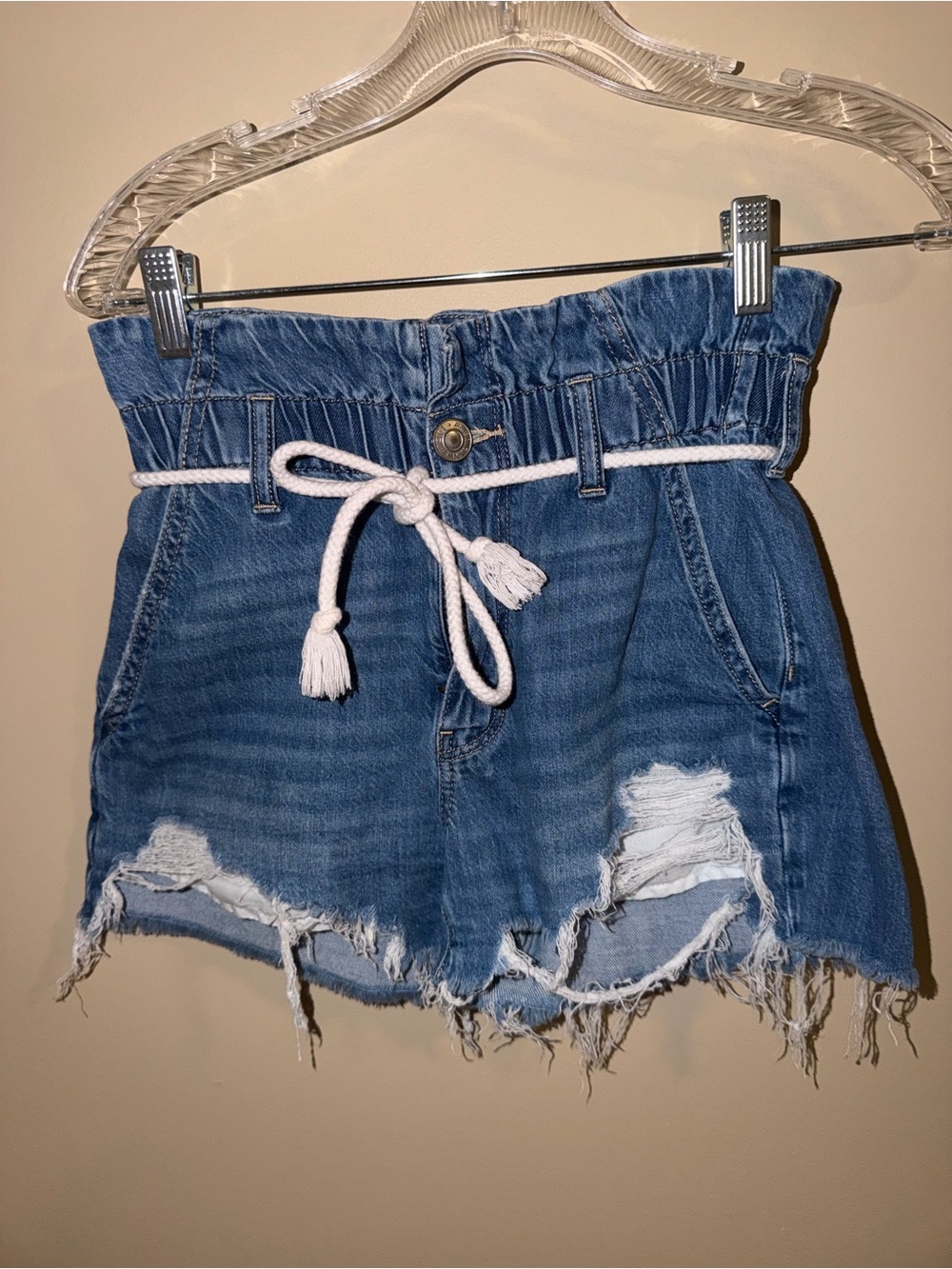 High-Waist Frayed Denim Women’s Shorts with Removable Rope Belt - Blue